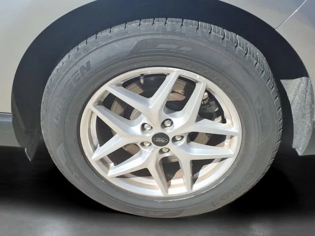Used 2024  Ford SEL image 26