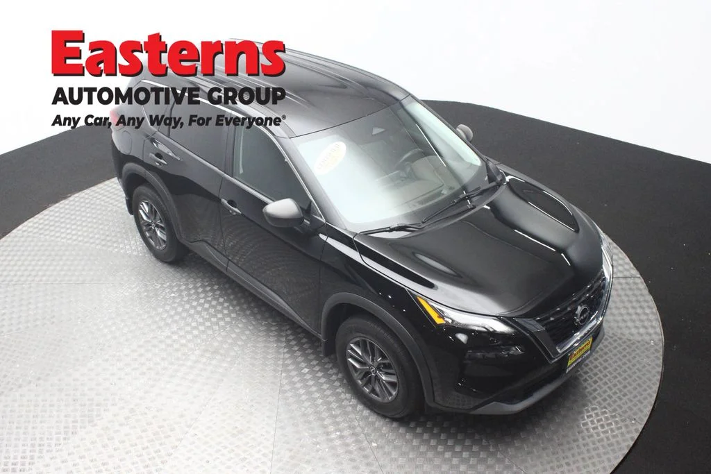 Used 2023 Black Nissan S image 3