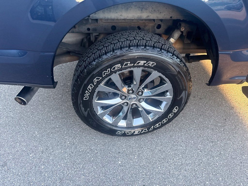 Used 2017 Blue Jeans Metallic Ford XLT image 12