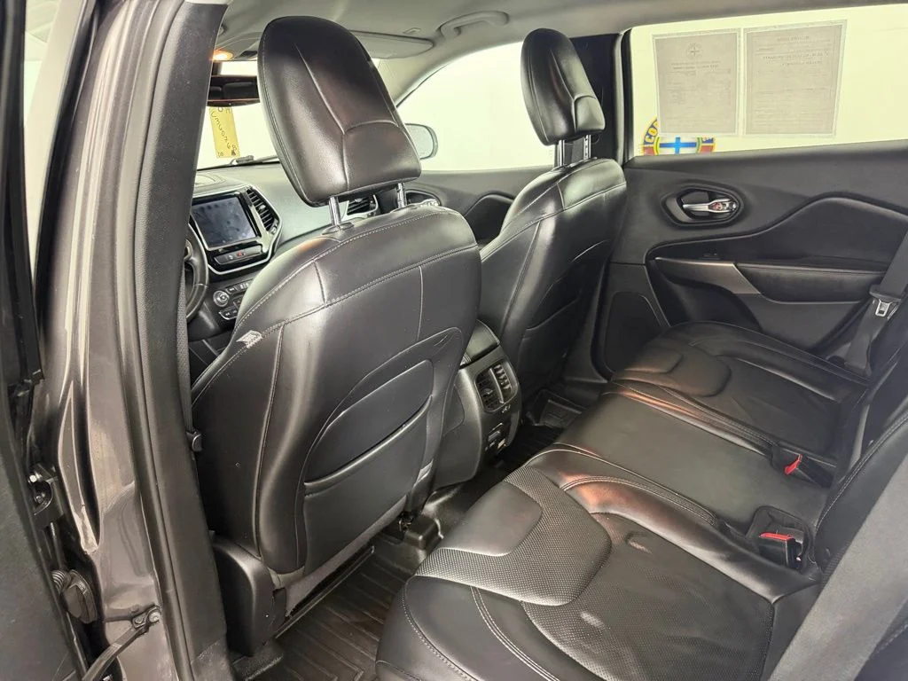 Used 2019 Granite Crystal Clearcoat Metallic Jeep Limited image 14