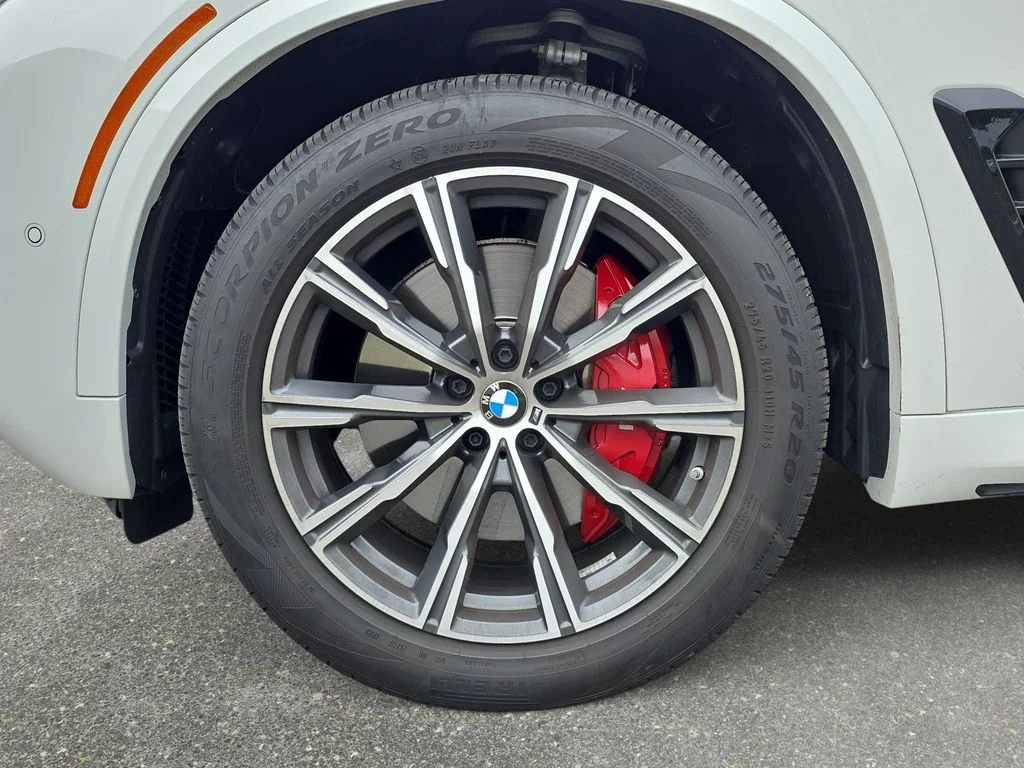 Used 2024 Alpine White BMW xDrive40i image 33