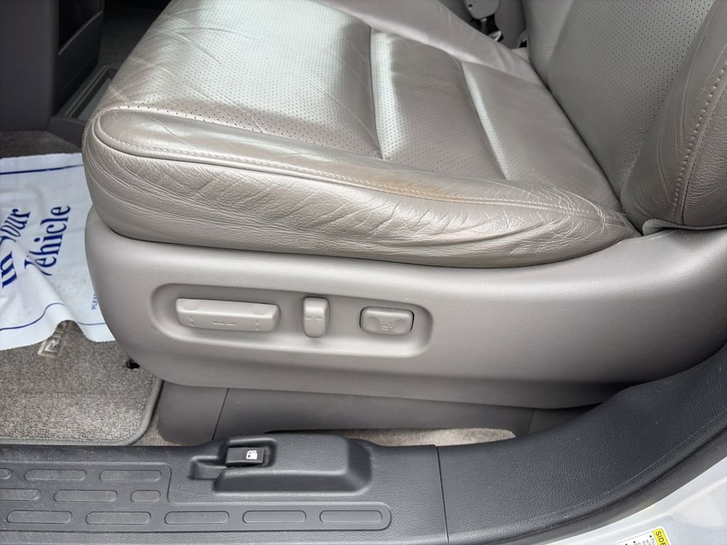 Used 2012 Silver Honda RTL image 13