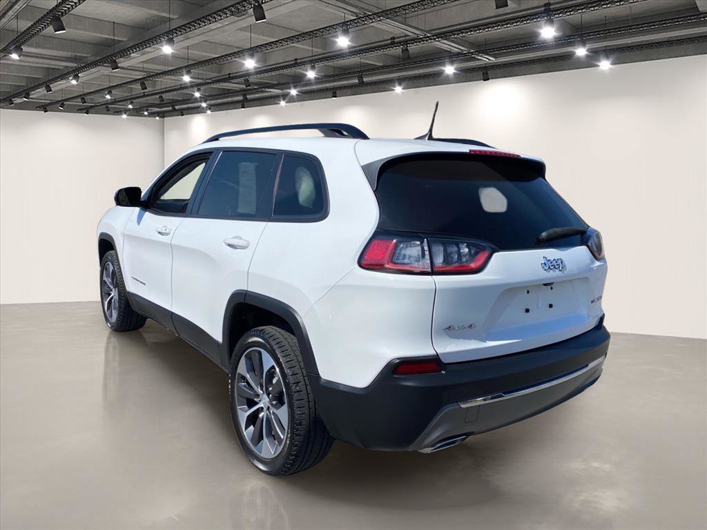 Used 2022 Bright White Clearcoat Jeep Limited image 5