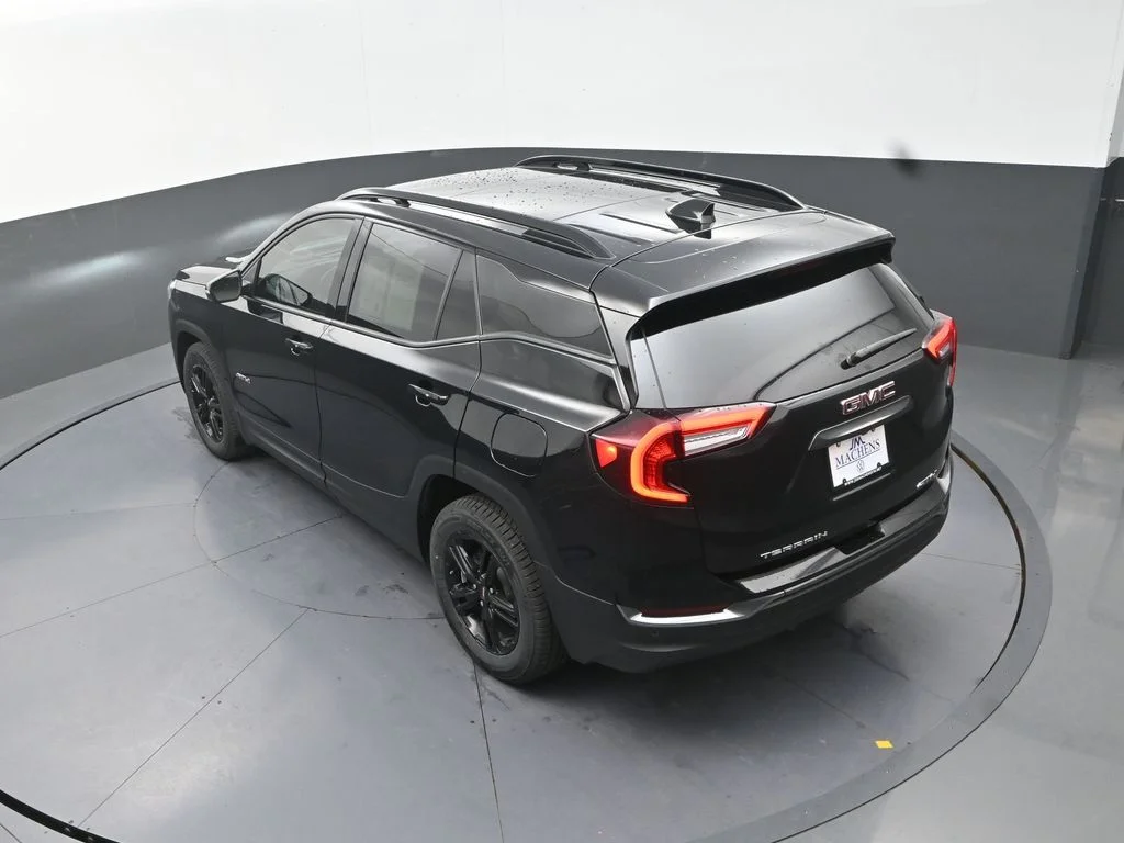 Used 2022 Black GMC AT4 image 19