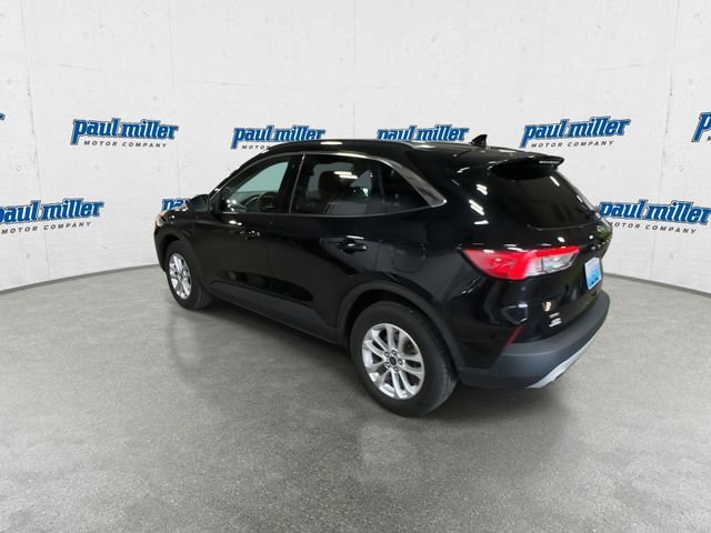 Used 2020 Black Metallic Ford SE image 8