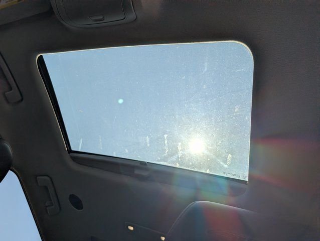 Used 2021 White GMC AT4 image 17