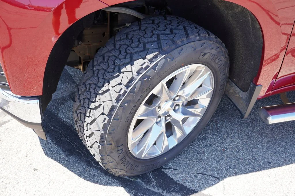 Used 2019 Cajun Red Tintcoat Chevrolet LTZ image 13