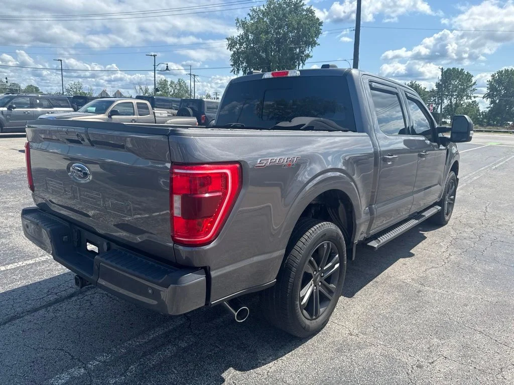 Used 2023 Gray Metallic Ford XLT image 3