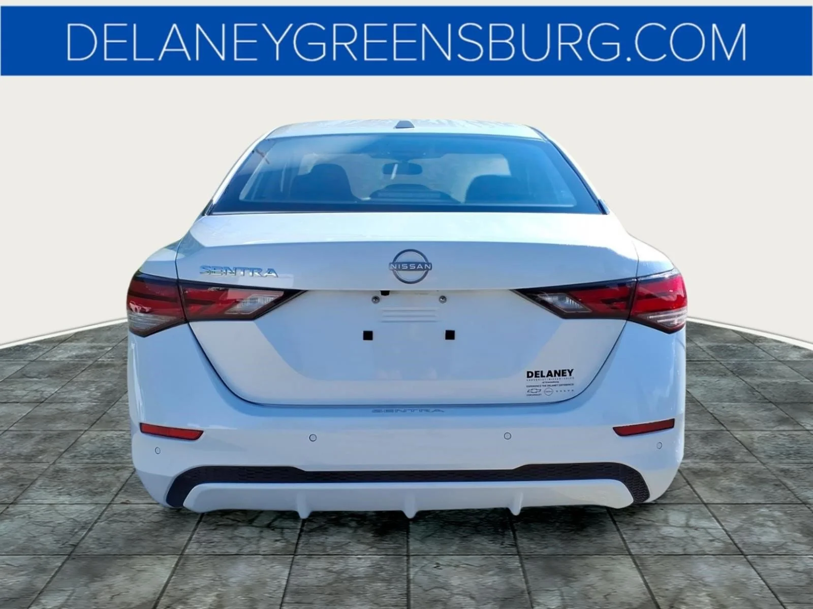 Used 2025 Aspen White Tricoat Qac Nissan SV image 4