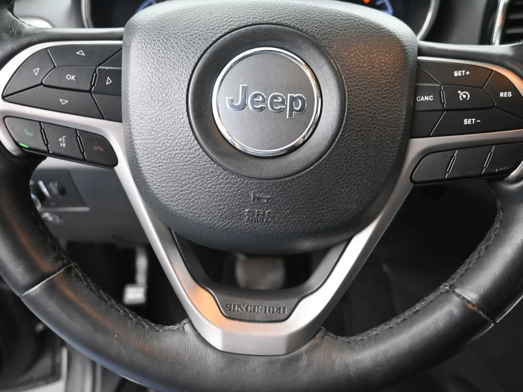 Used 2019 Gray Jeep Limited image 19