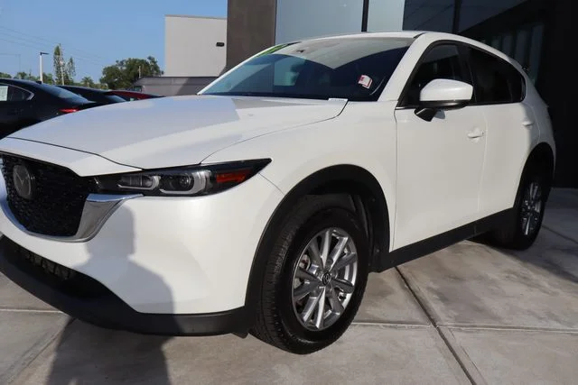 Used 2023 White Metallic Mazda 2.5 S Select Package image 8