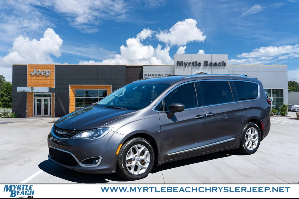 Used 2018 Granite Crystal Metallic Clearcoat Chrysler Touring L Plus image 1