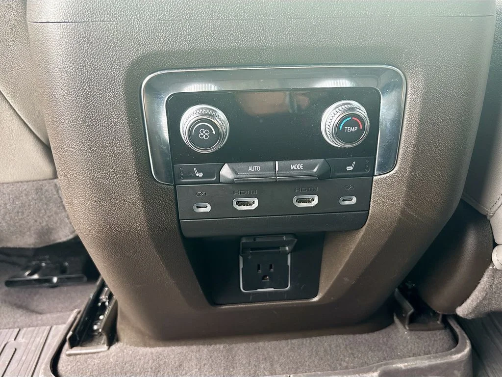 Used 2024 Silver GMC SLT image 20
