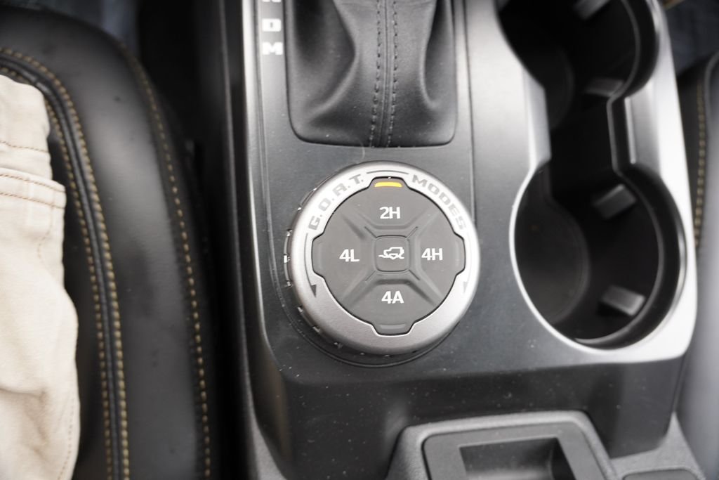 Used 2025 Gray Ford Badlands image 32