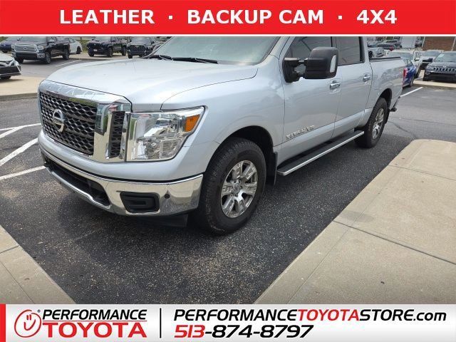 2018 Nissan Titan SV 4X4 Crew Cab's photo