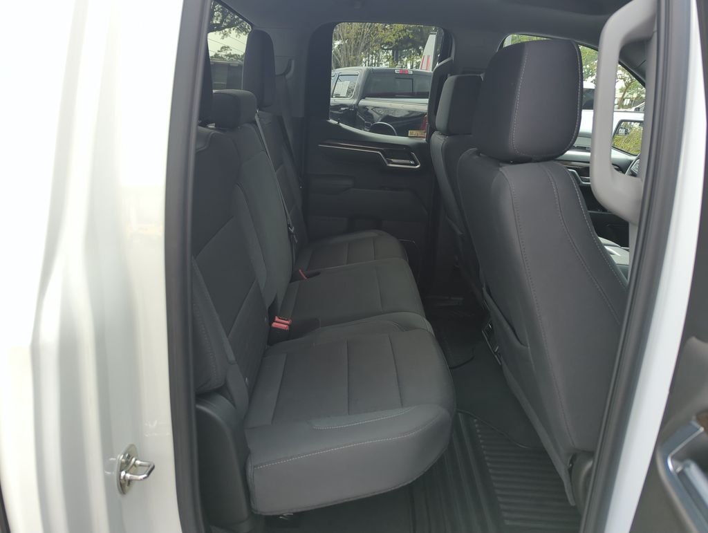 Used 2025 White GMC Elevation image 29