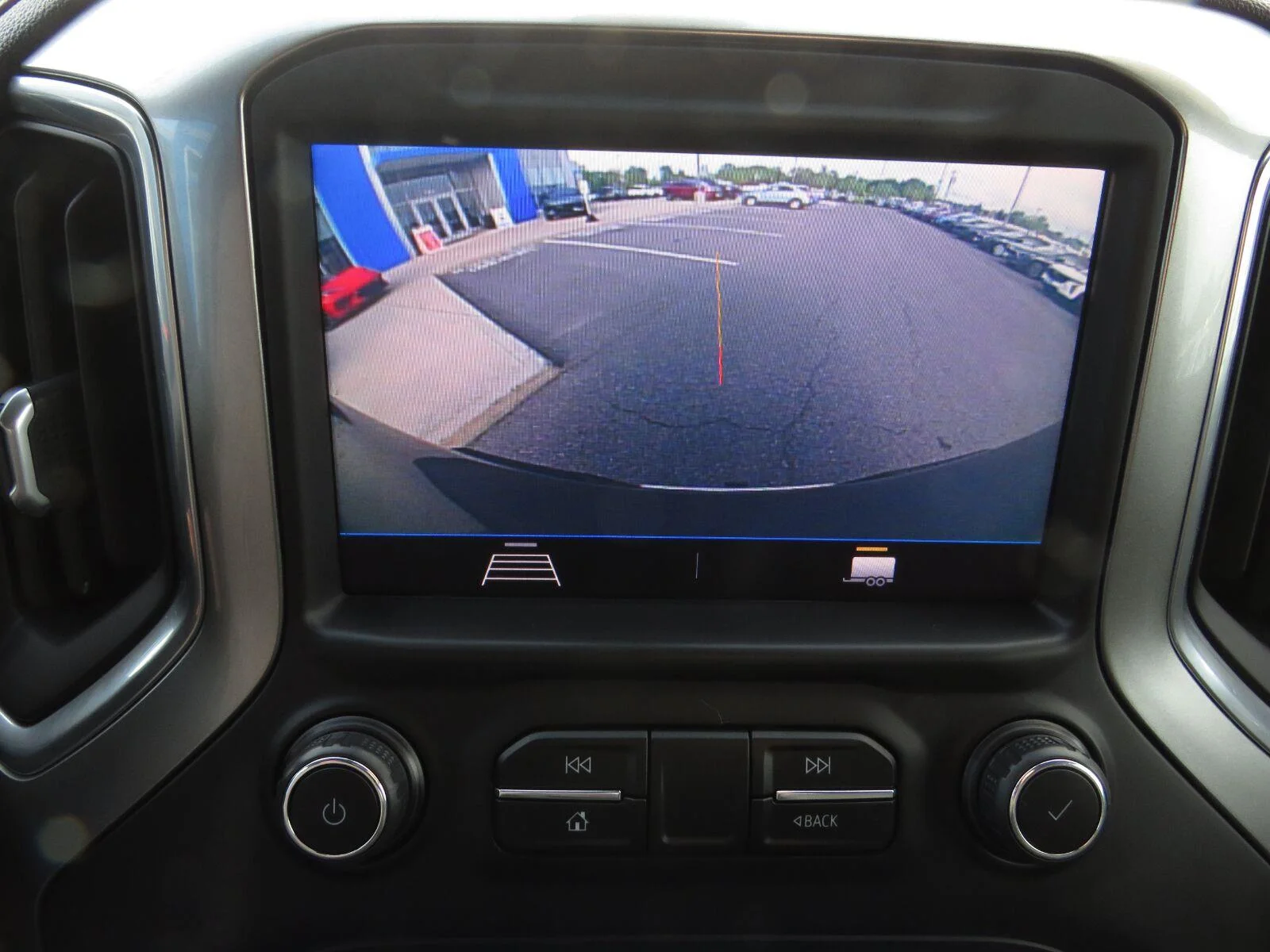 Used 2019  CHEVROLET TRUCK  image 28
