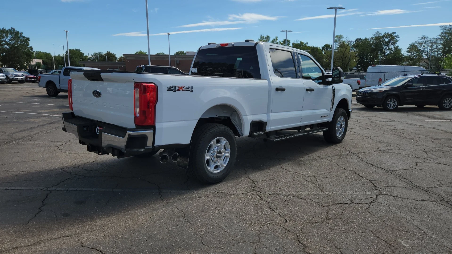 New 2026 Oxford White Ford XLT image 7