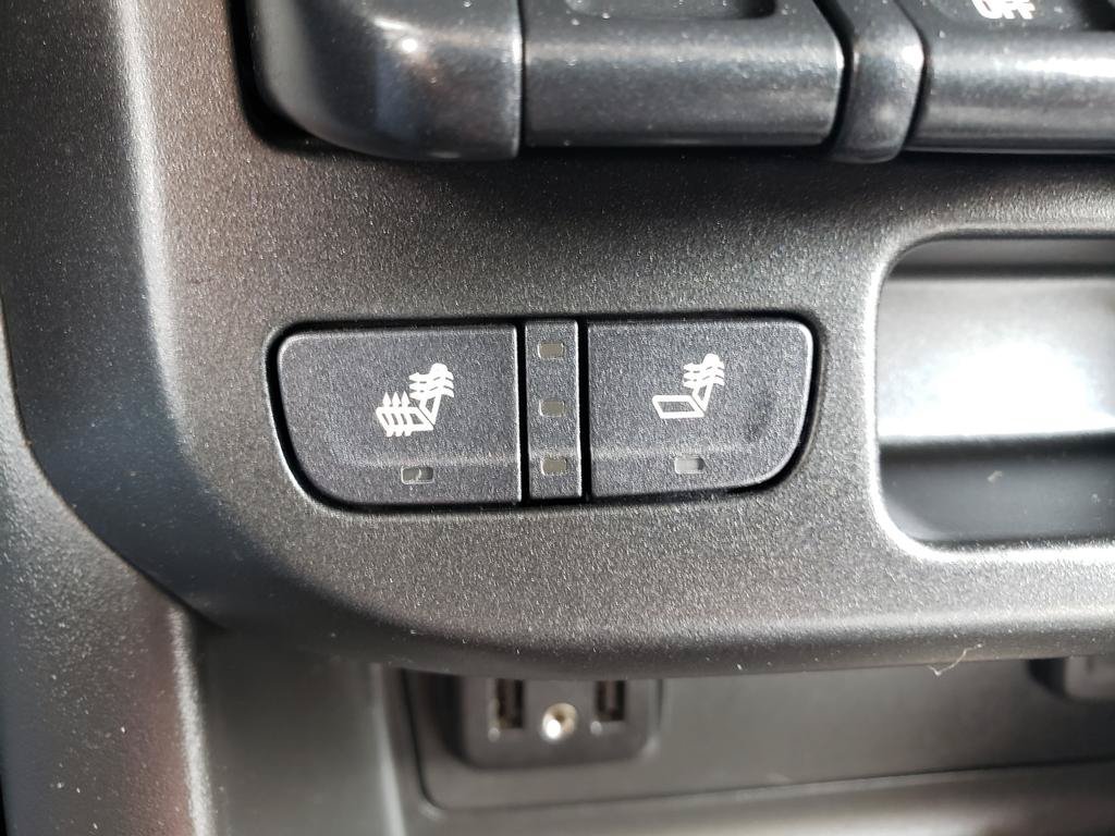 Used 2022 Summit White Chevrolet 4WD Z71 image 23