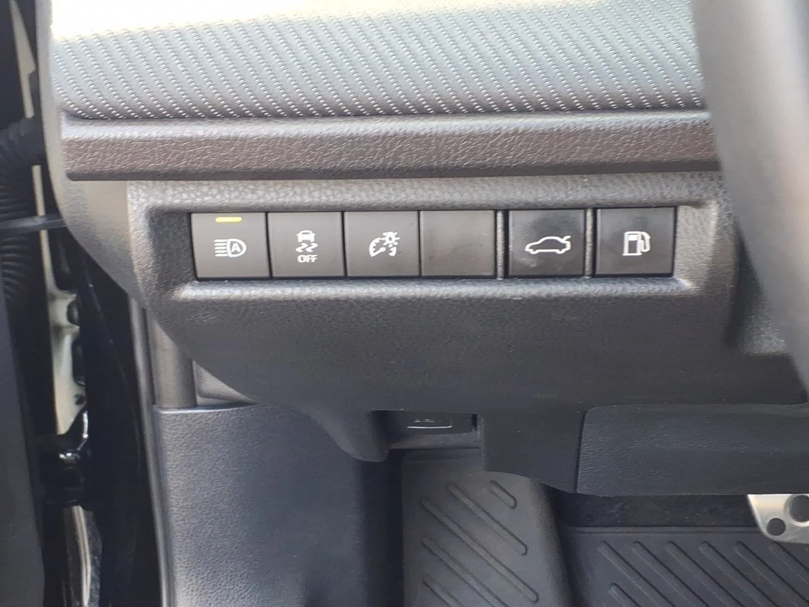Used 2025 Midnight Black Metallic Toyota SE image 23