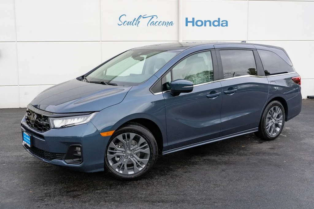 New 2026 Smoke Blue Pearl Honda Touring image 2