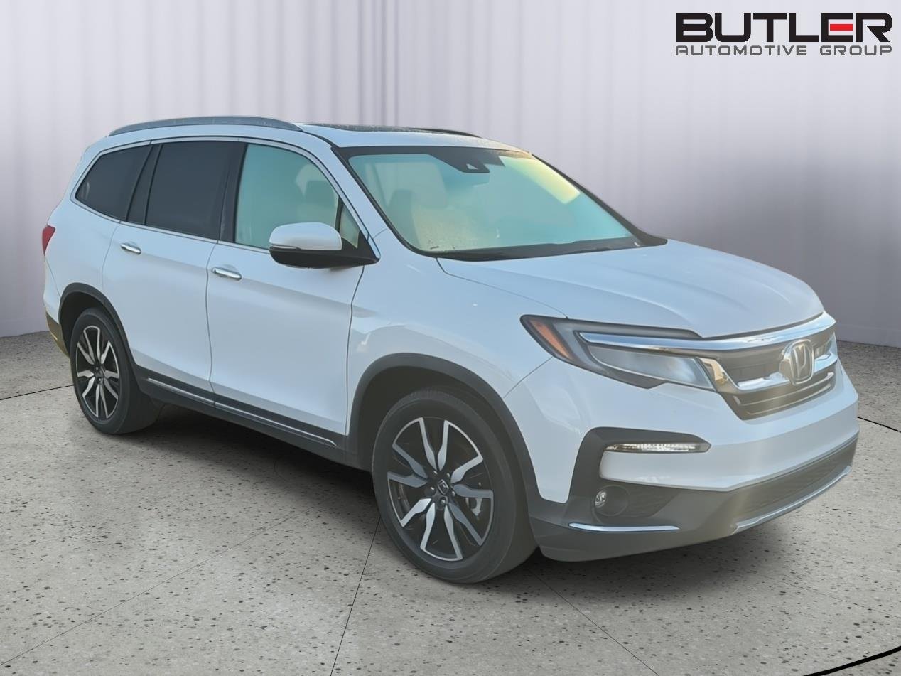 Used 2021 Platinum White Pearl Honda Touring w/Rear Captain