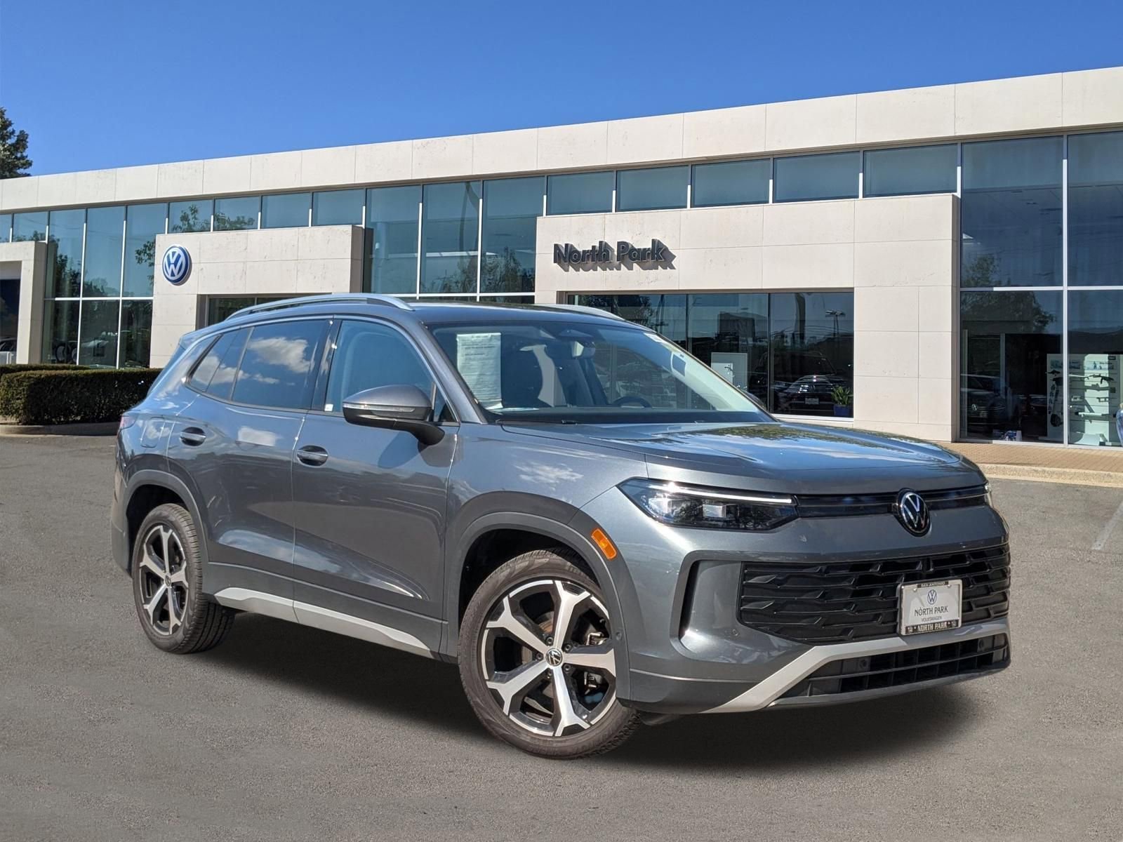 2026 Volkswagen Tiguan 2.0T SE's photo