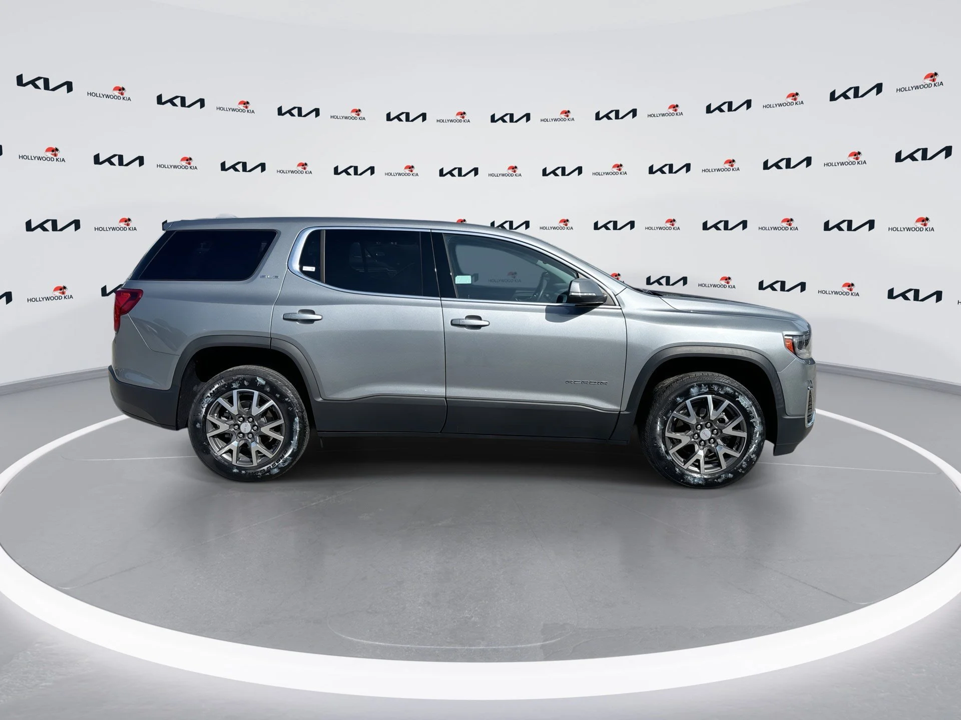 Used 2023 Sterling Metallic GMC SLE image 9