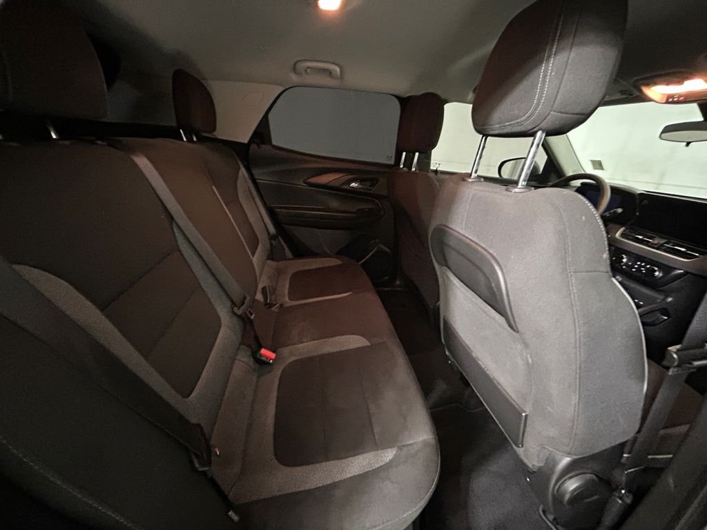 Used 2025 Gray Chevrolet LT image 17