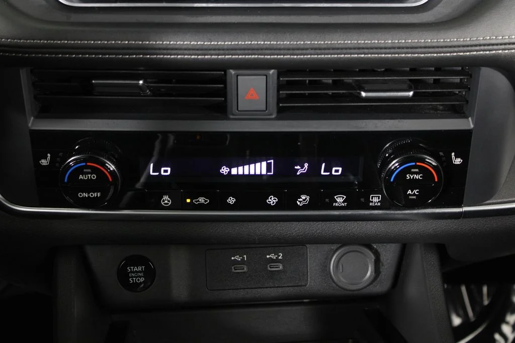 2024 Nissan Rogue SV - Photo 23