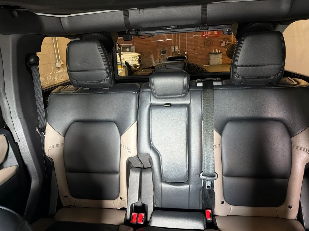 Used 2023 Gray Ford Wildtrak image 30