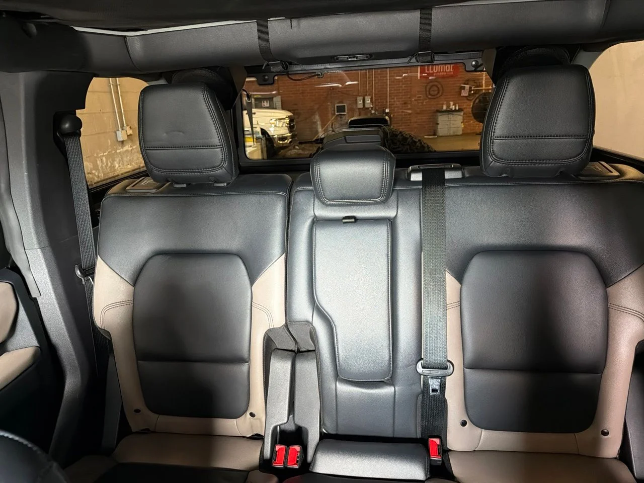 Used 2023 Gray Ford Wildtrak image 30