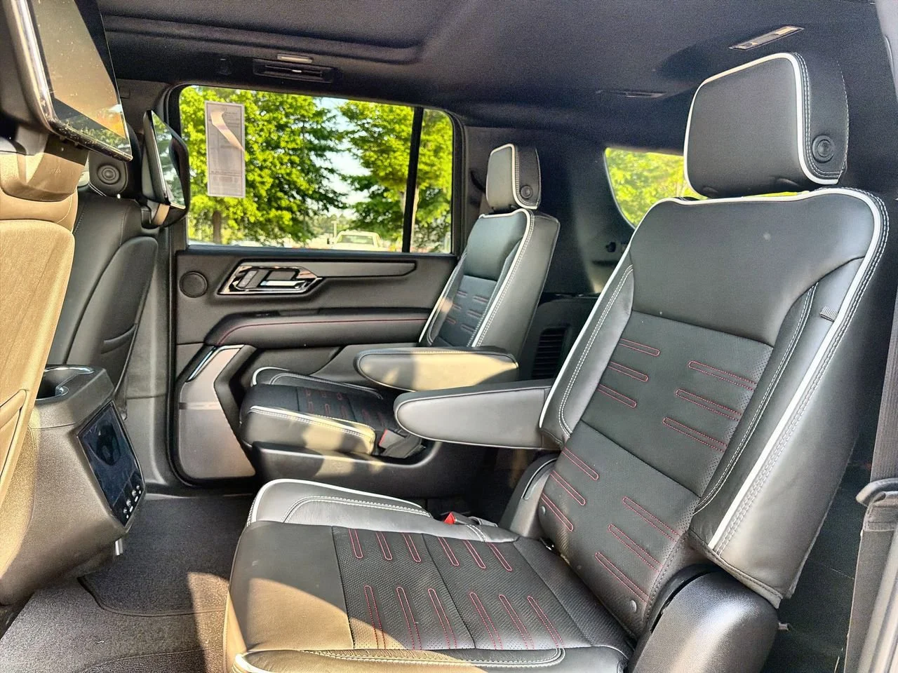 New 2026 Sterling Metallic GMC AT4 Ultimate image 20