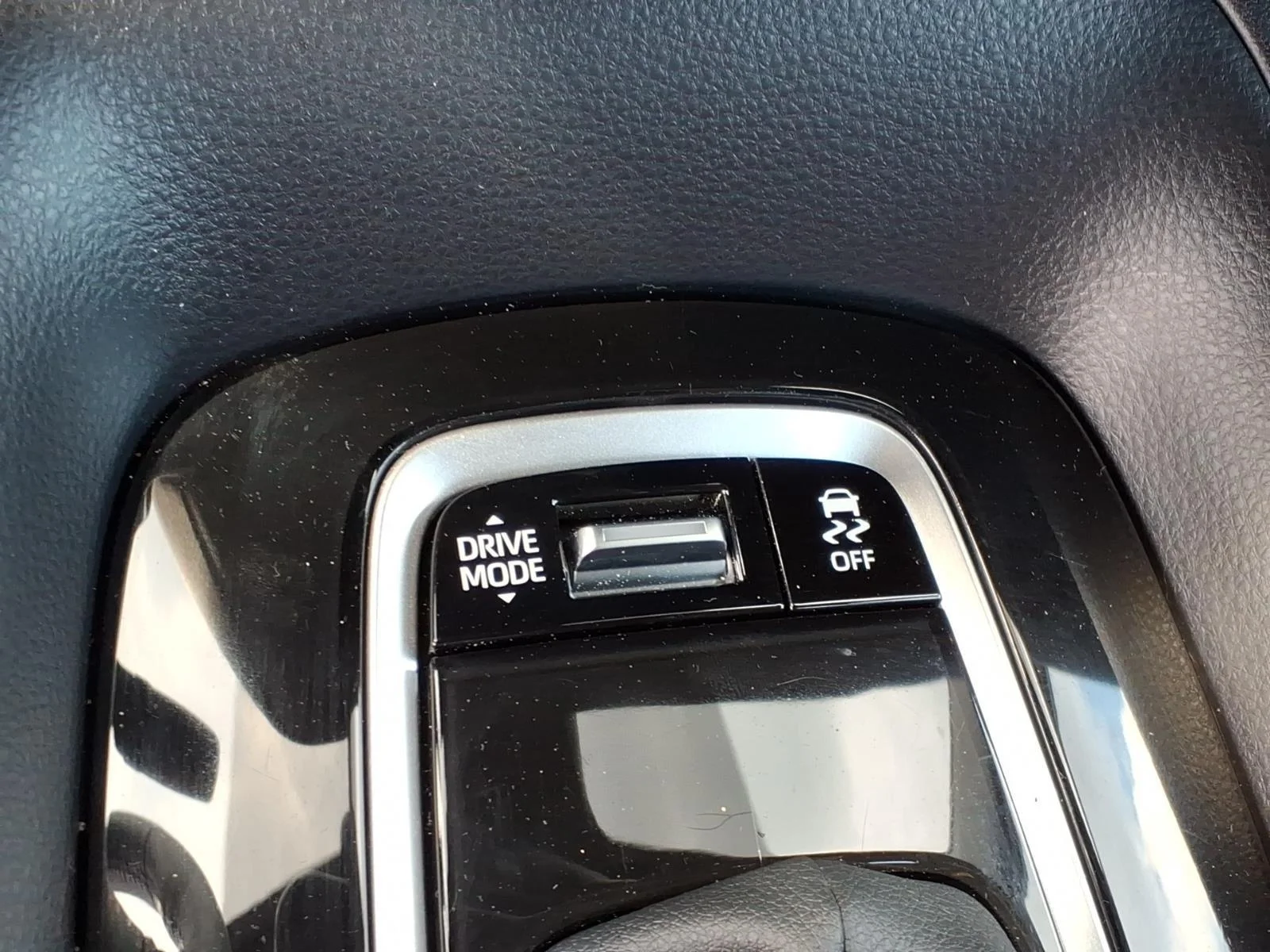 Used 2026 Ice Cap Toyota SE image 5