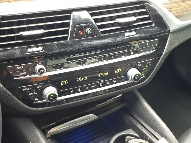 Used 2019 Black BMW 530i image 28