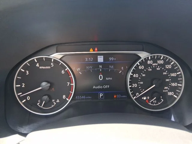 Used 2024 White Nissan 2.0 SR image 7
