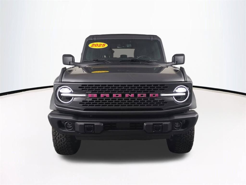 Used 2025 Gray Ford Badlands image 3
