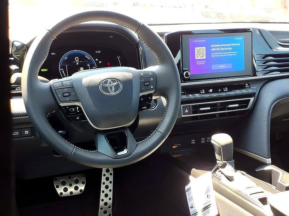 New 2026 Ice Cap Toyota SE image 4
