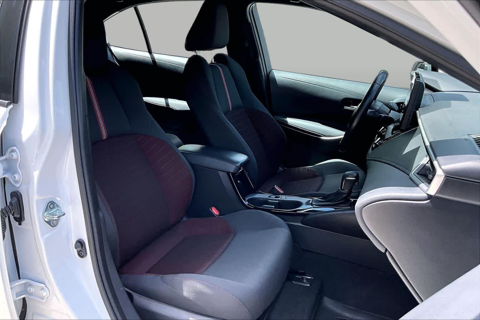 Used 2024 Ice Cap Toyota SE image 9
