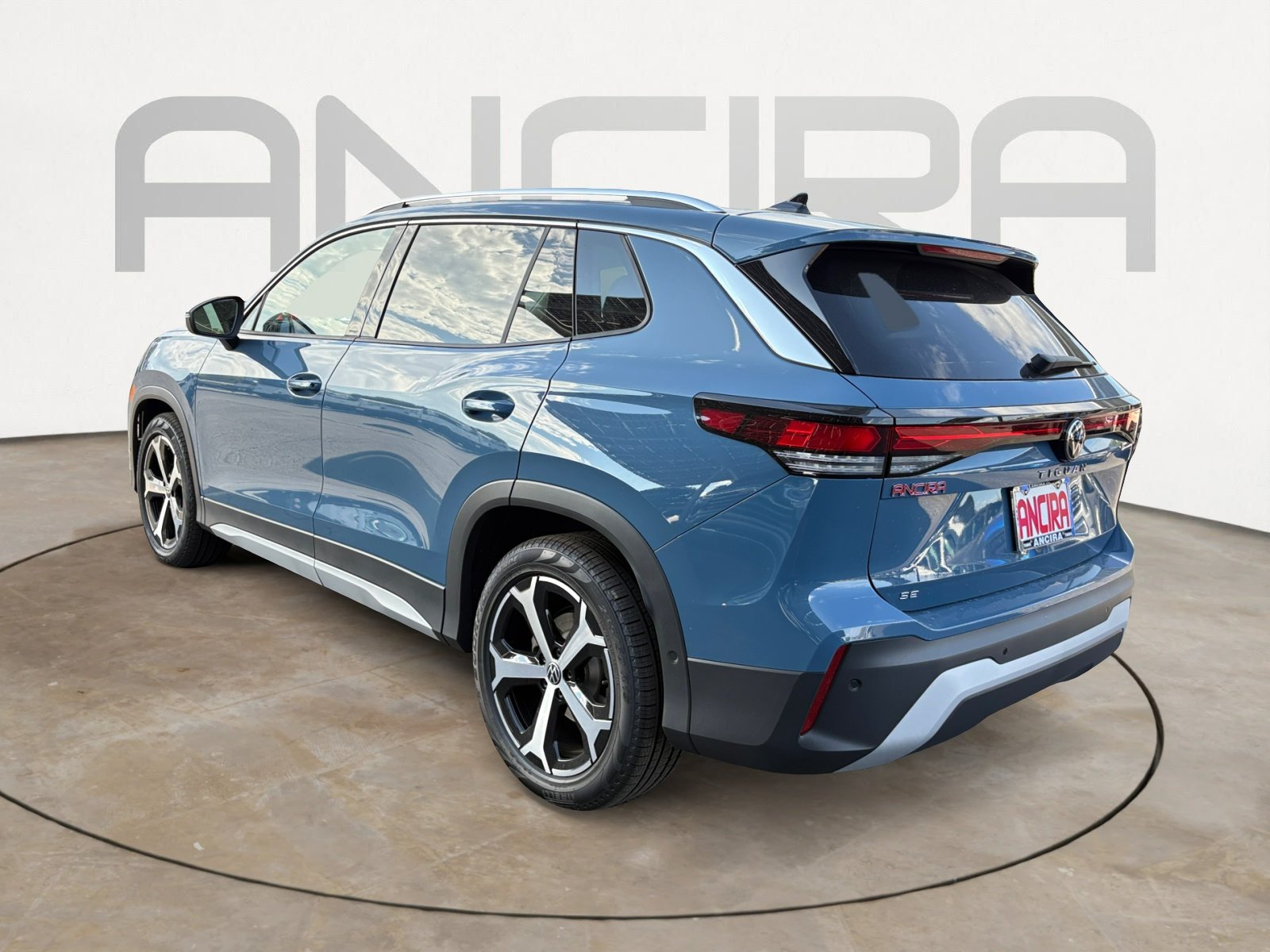 2026 Volkswagen Tiguan SE - Photo 7