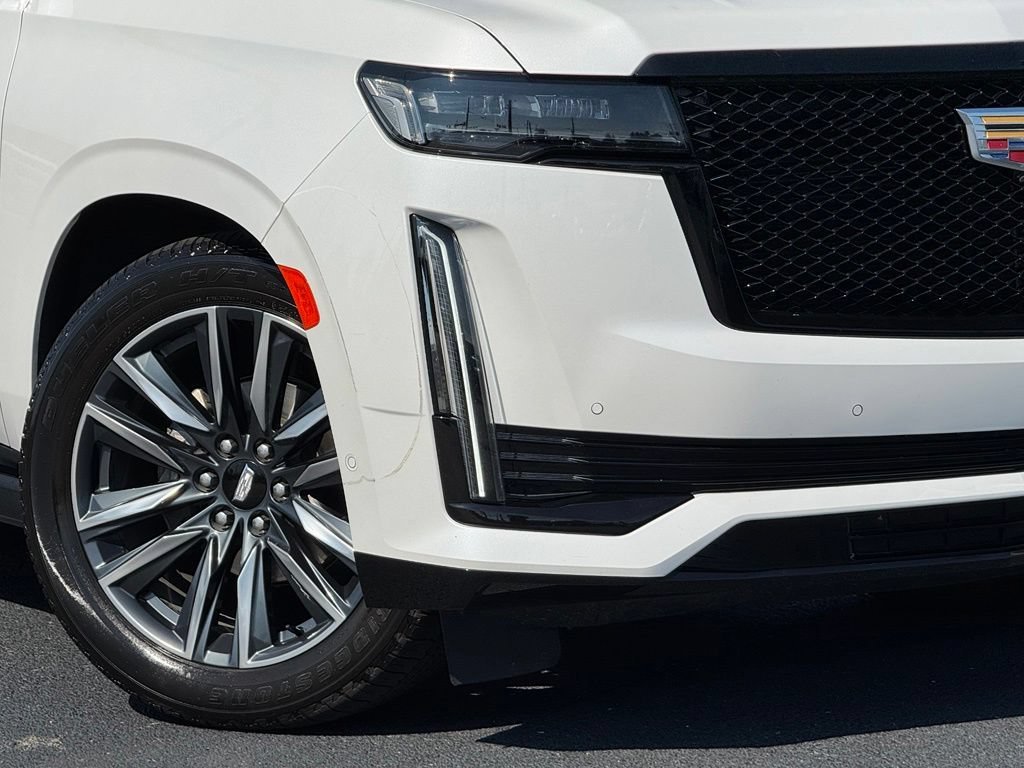 Used 2021 CRYSTAL WHITE TRICOAT Cadillac Sport Platinum image 11