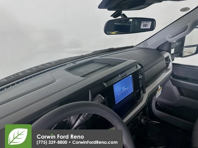 New 2026 Oxford White Ford XLT image 9