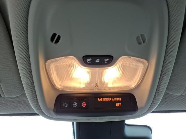 Used 2022 Black Buick Select image 31