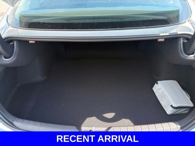 Used 2026 Silver Hyundai Blue image 30