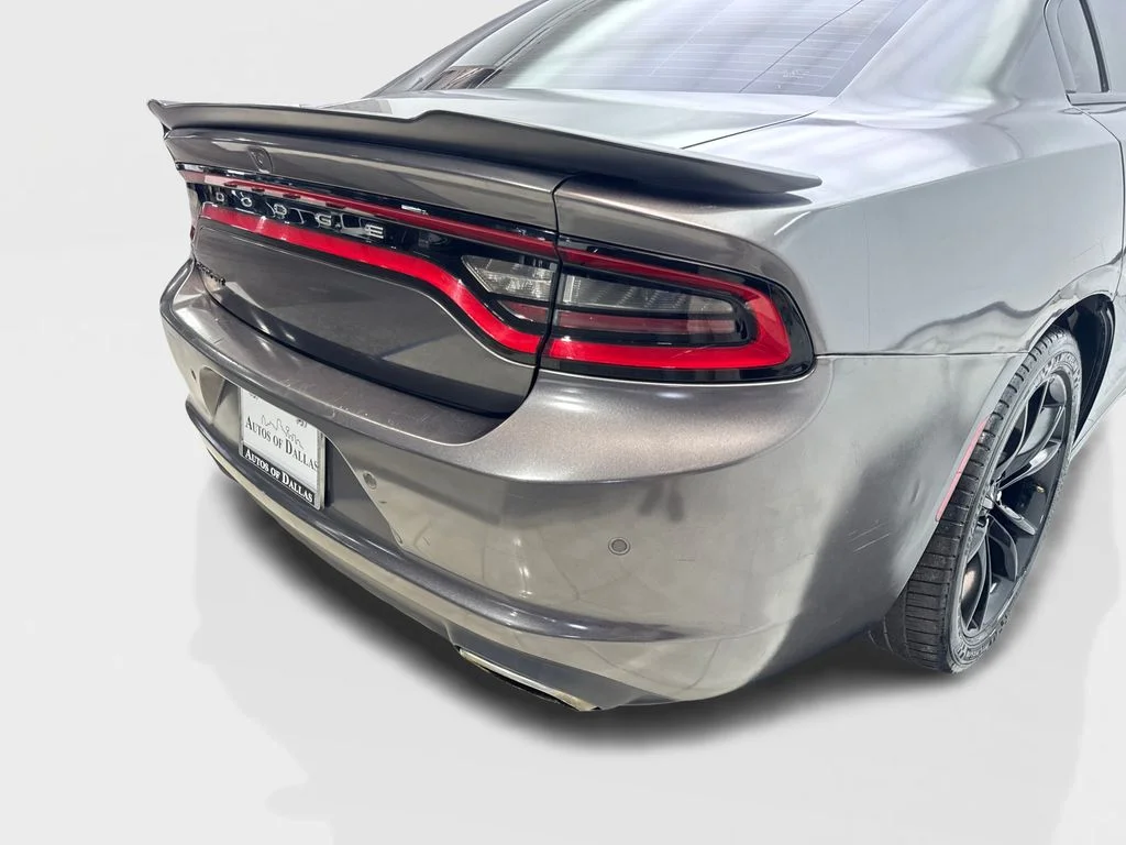 Used 2018 Gray Dodge SXT image 18