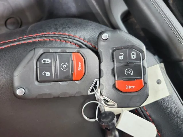 Used 2024 Silver Jeep Rubicon X image 34