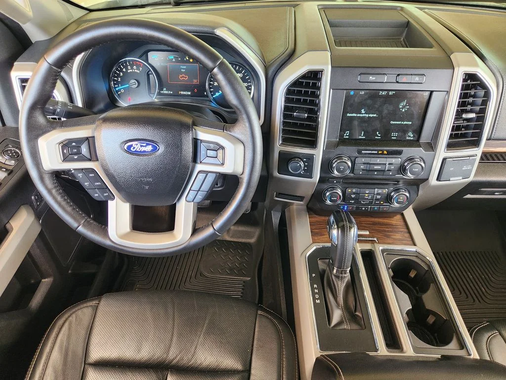 Used 2018 White Platinum Metallic Tri-Coat Ford LARIAT image 29