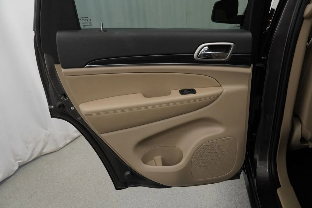 Used 2021 Gray Jeep Limited image 46