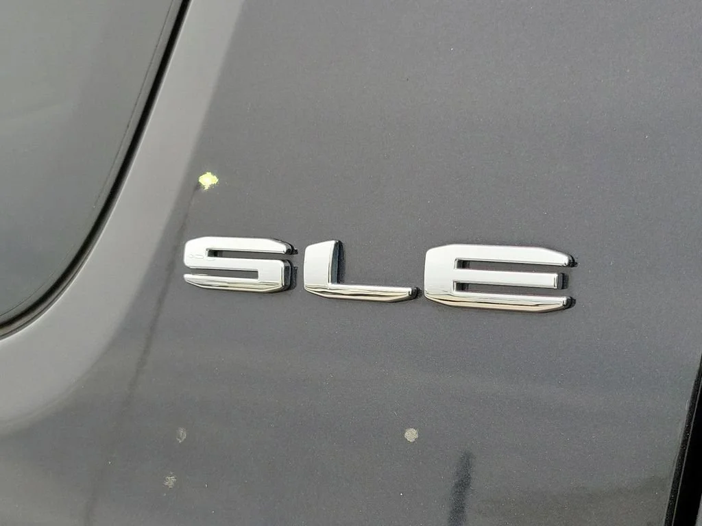 Used 2020 Carbon Black Metallic GMC SLE image 6
