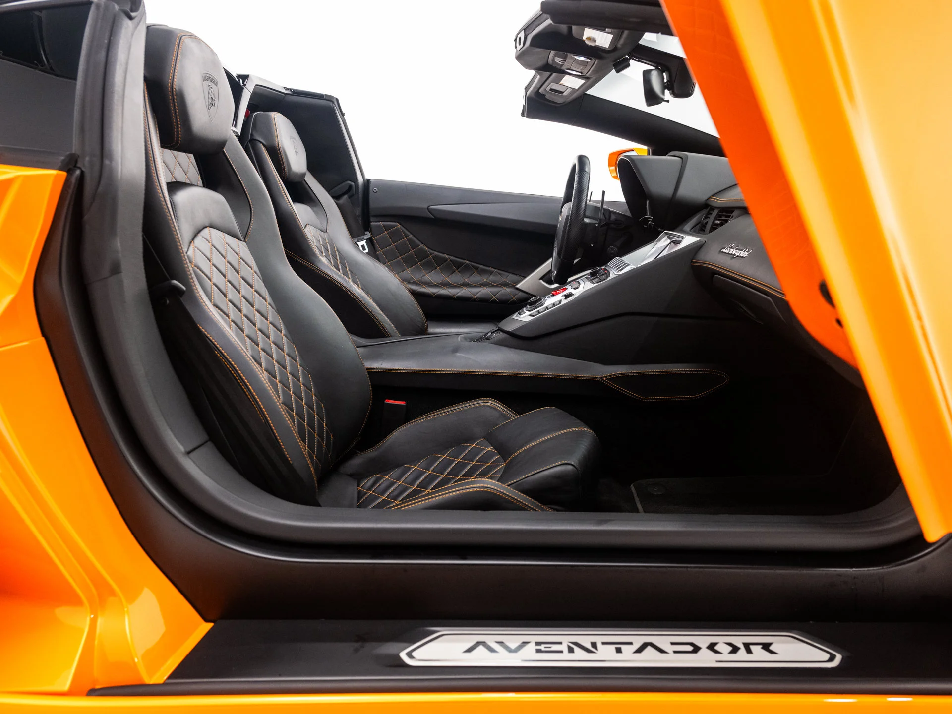 Used 2016 Arancio Atlas Pearl Effect Lamborghini LP700-4 image 34